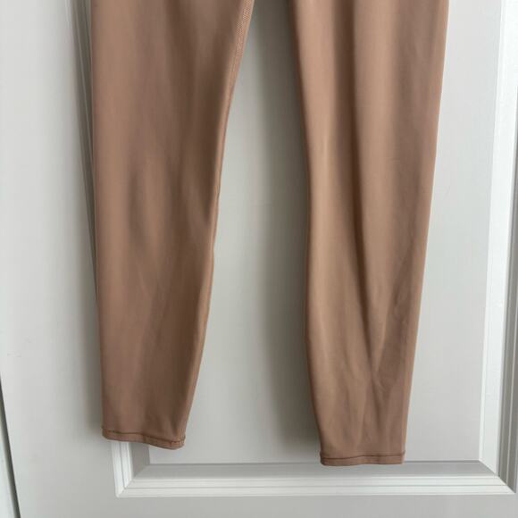 Vuori Women’s Ribbed Studio Legging Tan Sz M Athletic Yoga - Picture 10 of 11